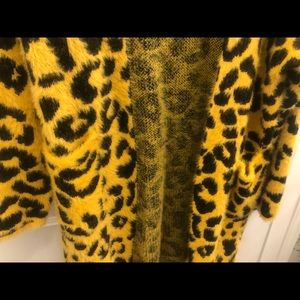 Over size fit cardigan like new